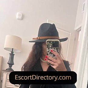 Lisa Vip Escort escort in Berlin offers Cumshot on body (COB) services
