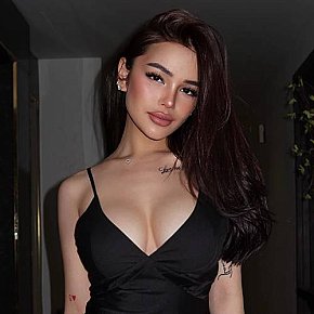 Diane Petite
 escort in Bangkok offers Shower  services