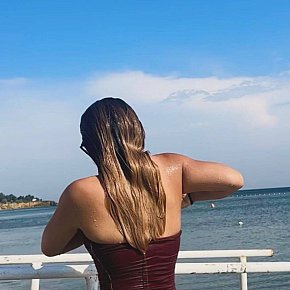Andrea All Natural
 escort in Istanbul offers Girlfriend Experience (GFE) services