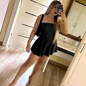 Andrea All Natural
 escort in Istanbul offers Girlfriend Experience (GFE) services