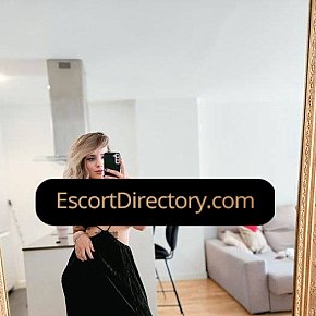 Clara-Mancini Vip Escort escort in Madrid offers Massaggio erotico services