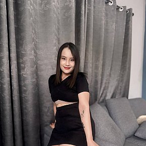 Cherry escort in Doha offers French Kissing services