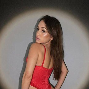 Aaliyah Mature escort in Munich offers Girlfriend Experience (GFE) services
