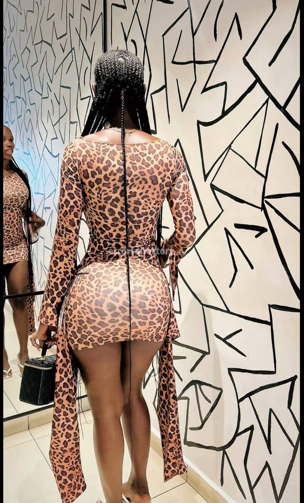 Leah performs Sexo Anal, escort in Lagos