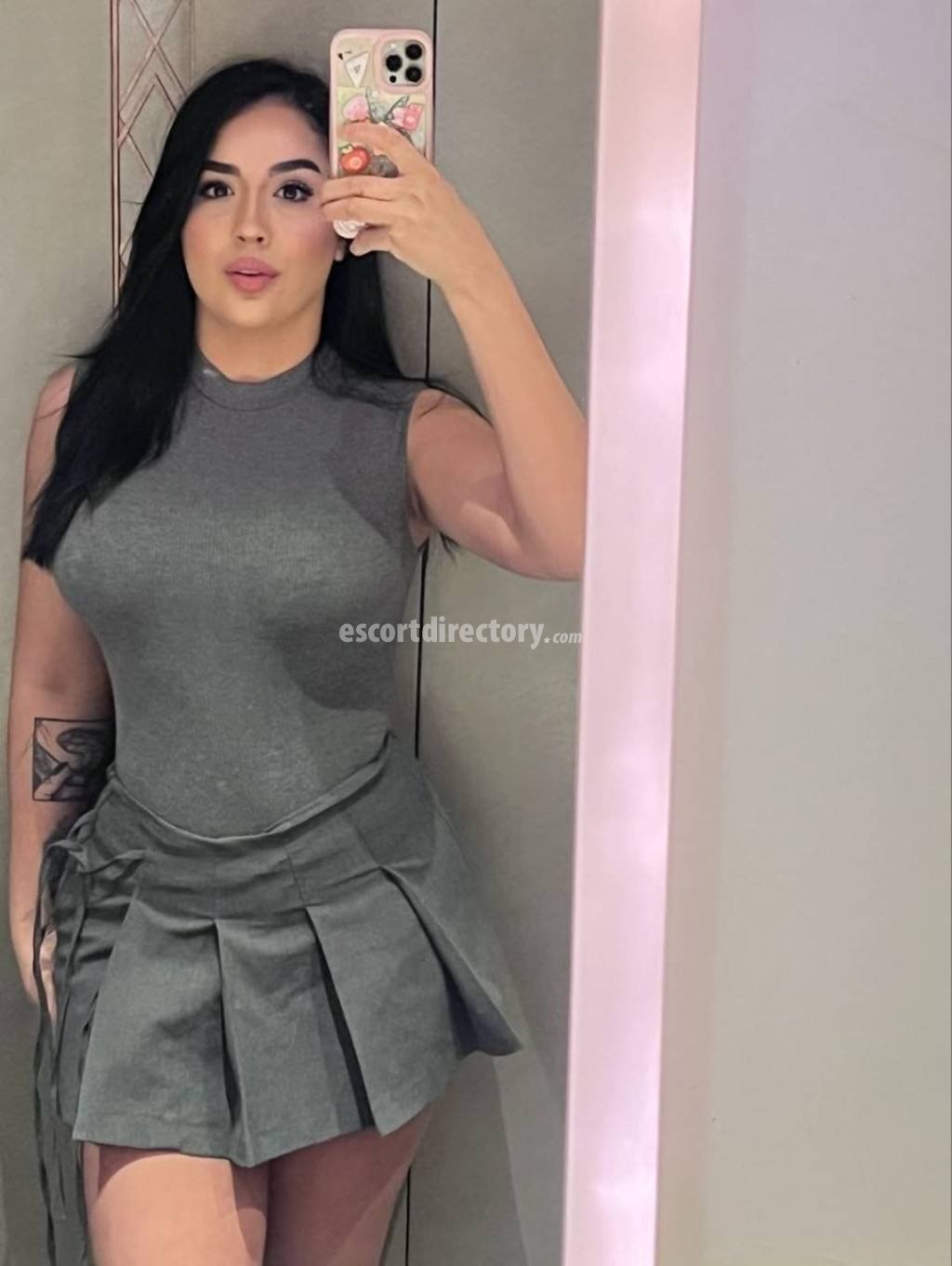 Escort in Krakow, Miros Love Prof de fitness provides Sexe anal