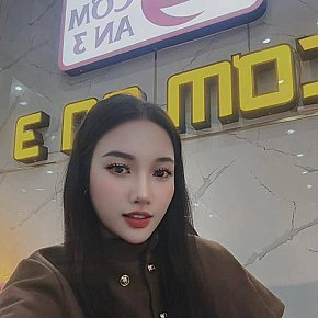 Vyvy escort in Singapore City offers Girlfriend Experience (GFE) services