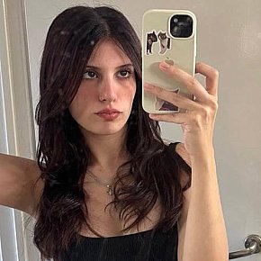 Nora Mature escort in Bangkok offers Handjob services