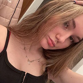 Hot girl in Brampton offers Sărut Franţuzesc