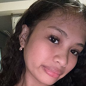 Shaira Petite
 escort in Manila offers Rimming (give) services