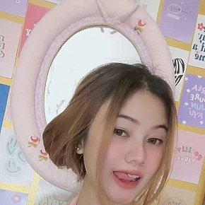 khaeera Petite
 escort in Jakarta offers French Kissing services