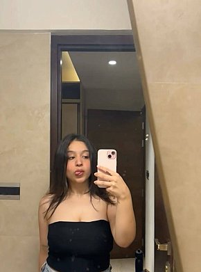 Sumbul Petite
 escort in Karachi offers French Kissing services