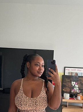 Amara Occasional
 escort in Lagos offers French Kissing services