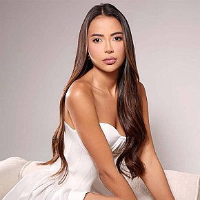 Alabama All Natural
 escort in London offers Girlfriend Experience (GFE) services
