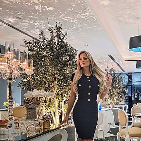 Elle Großer Busen escort in London offers Erotische Massage services