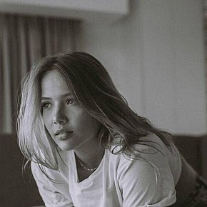Milli escort in London offers Girlfriend Experience (GFE) services
