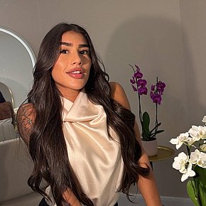 Yasmin escort in London offers 69 Position services