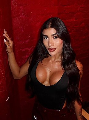 Yasmin escort in London offers 69 Position services