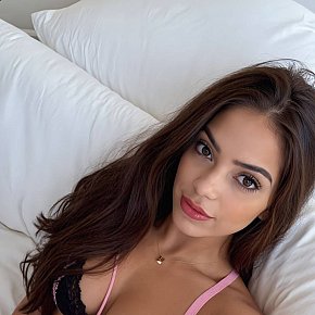 Taliah College Girl
 escort in London offers French Kissing services