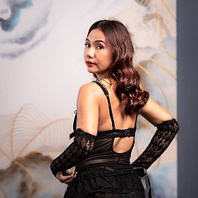 Sarzzy All Natural
 escort in Manila offers Girlfriend Experience (GFE) services