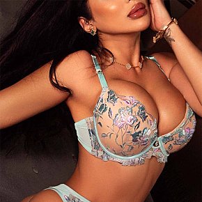 Flora All Natural
 escort in London offers Girlfriend Experience (GFE) services