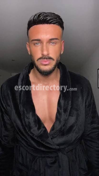 buttey Superpeituda escort in Frankfurt offers Masturbação services