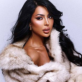 Magna All Natural
 escort in London offers Girlfriend Experience (GFE) services