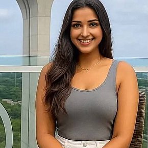 Mahhi muscular escort in Abu Dhabi offers blowjob without condom services