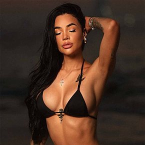 Ling Ganz Natürlich escort in London offers Girlfriend Experience (GFE) services
