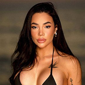 Ling Ganz Natürlich escort in London offers Girlfriend Experience (GFE) services