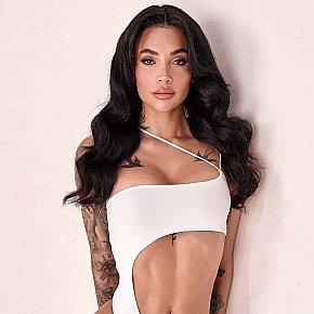 Ling Ganz Natürlich escort in London offers Girlfriend Experience (GFE) services