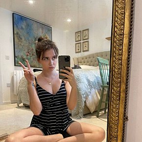 Alia All Natural
 escort in Bern offers Cum on Face services