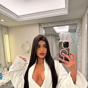 Bela All Natural
 escort in Madrid offers Squirting services