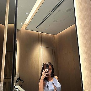 Luna escort in Doha offers Girlfriend Experience (GFE) services