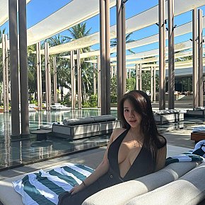 Luna escort in Doha offers Girlfriend Experience (GFE) services