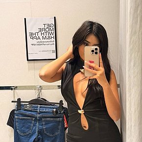 Miss-Bella-Tailor escort in Singapore City offers Girlfriend Experience (GFE) services