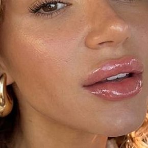 LunaBrazilUK Vip Escort escort in Sheffield offers Intimate massage services