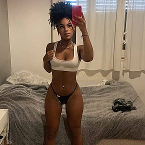 geraldine_23 Super Booty
 escort in Aix-en-provence offers Blowjob with Condom services