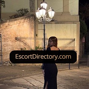 Hot girl in Milan offers Sex în Diferite Poziţii