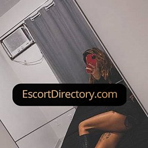 Alice performs Sex în Diferite Poziţii, escort in Milan