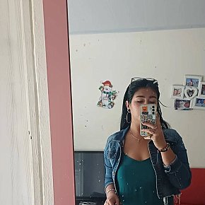 Helen escort in Muscat offers Anal Sex services