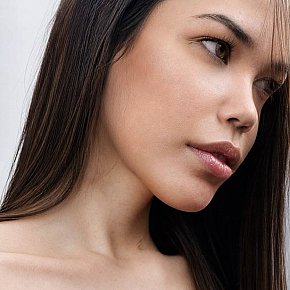 Effy All Natural
 escort in London offers Erotic massage services