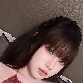 Elsa escort in Dubai offers Deep Throat services