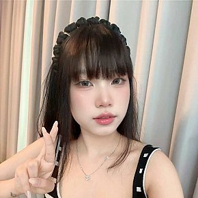Elsa escort in Dubai offers Deep Throat services