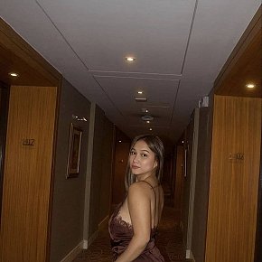 Riya Super Busty
 escort in Singapore City offers Shower  services