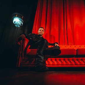 Mentor-Chris Occasional
 escort in Berlin offers Fetish services