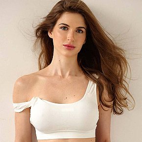 Kalila All Natural
 escort in London offers Girlfriend Experience (GFE) services