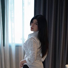 Veronica escort in Singapore City offers Blowjob without Condom services