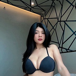 Veronica escort in Singapore City offers Blowjob without Condom services