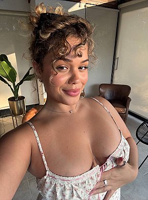 Clara Model /Ex-model
 escort in Avignon offers French Kissing services