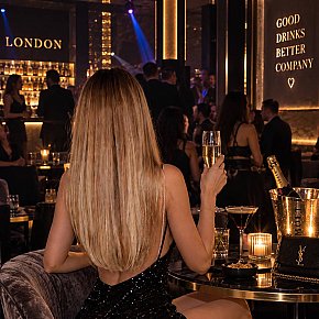 Anna-Louise Vip Escort escort in Aylesbury offers Branlette services